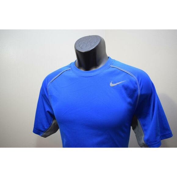 37032 Mens Nike Dri Fit Perfomance Blue Work Out Gym Shirt Size Small - Picture 3 of 8